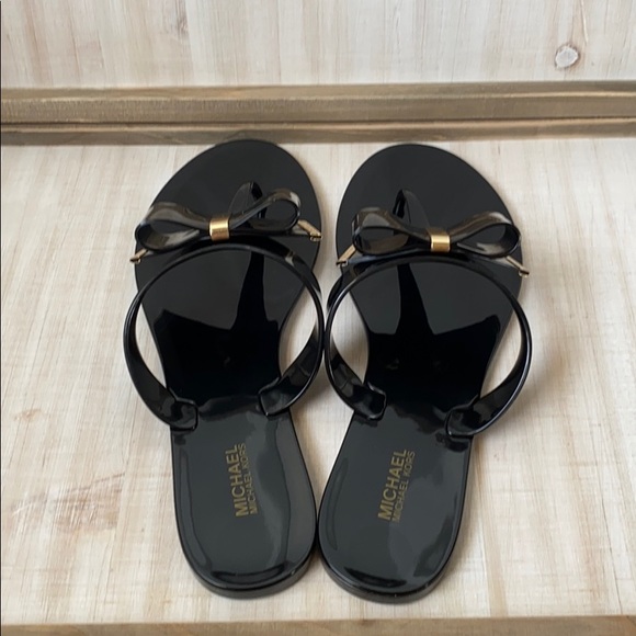 NEW Michael Kors Kayden Thong Sandals - Picture 5 of 9